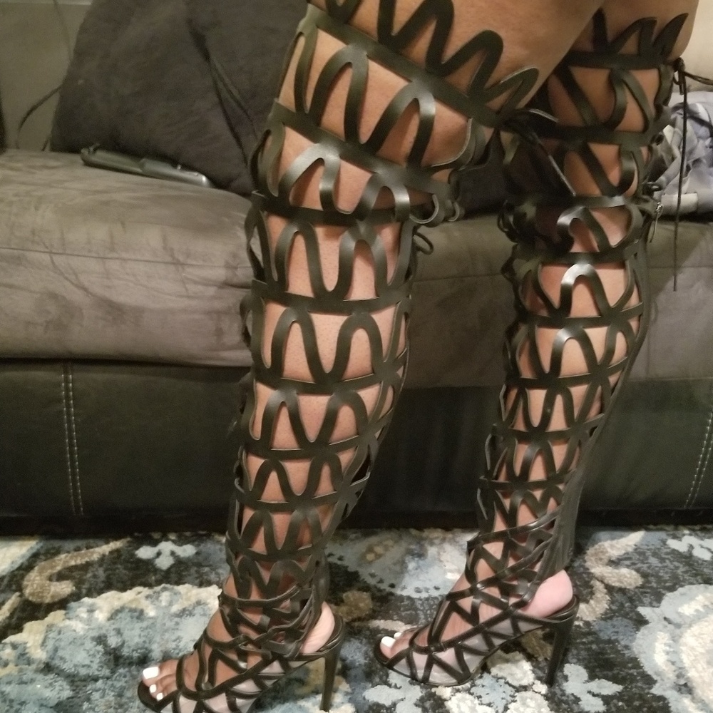 Shoes - Picture 2 of 3
